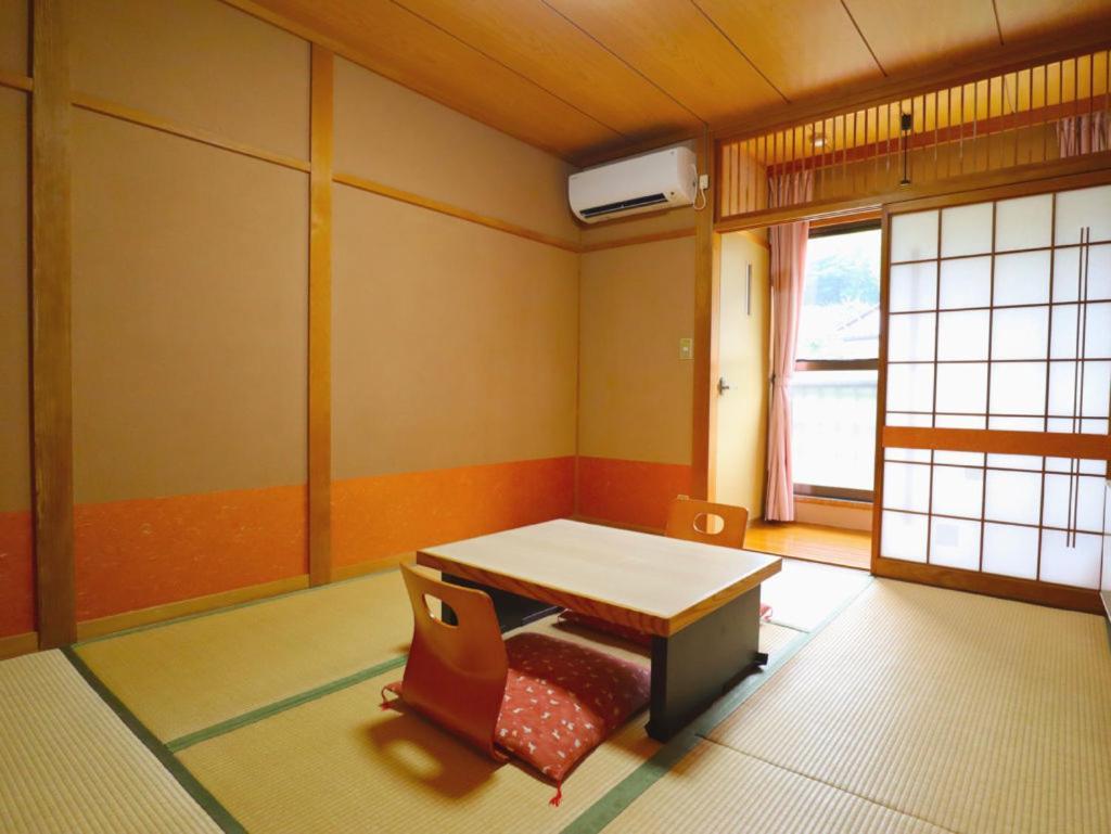 Ban-Ya Hot Spring Inn Yufu Exterior photo