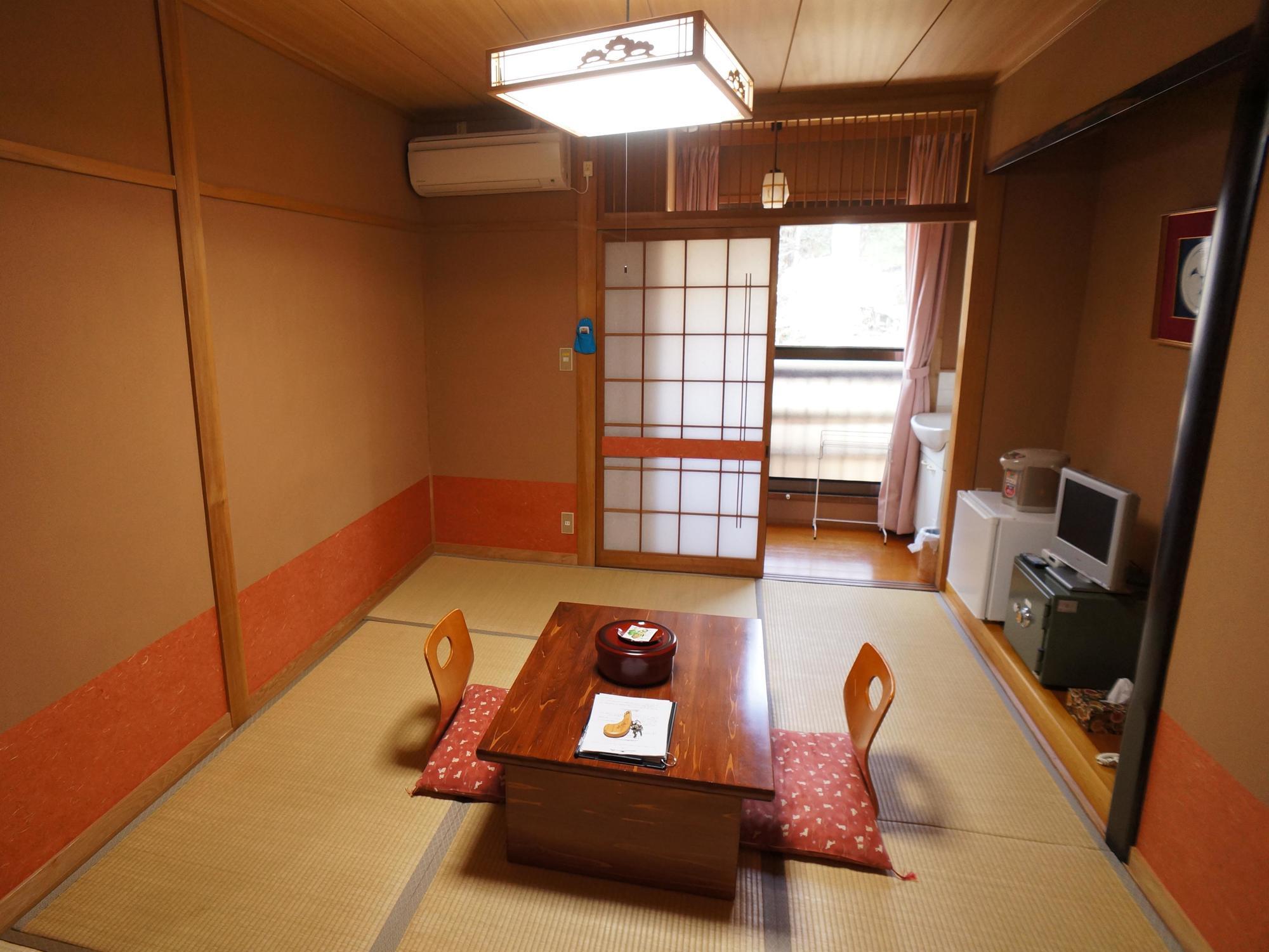 Ban-Ya Hot Spring Inn Yufu Exterior photo