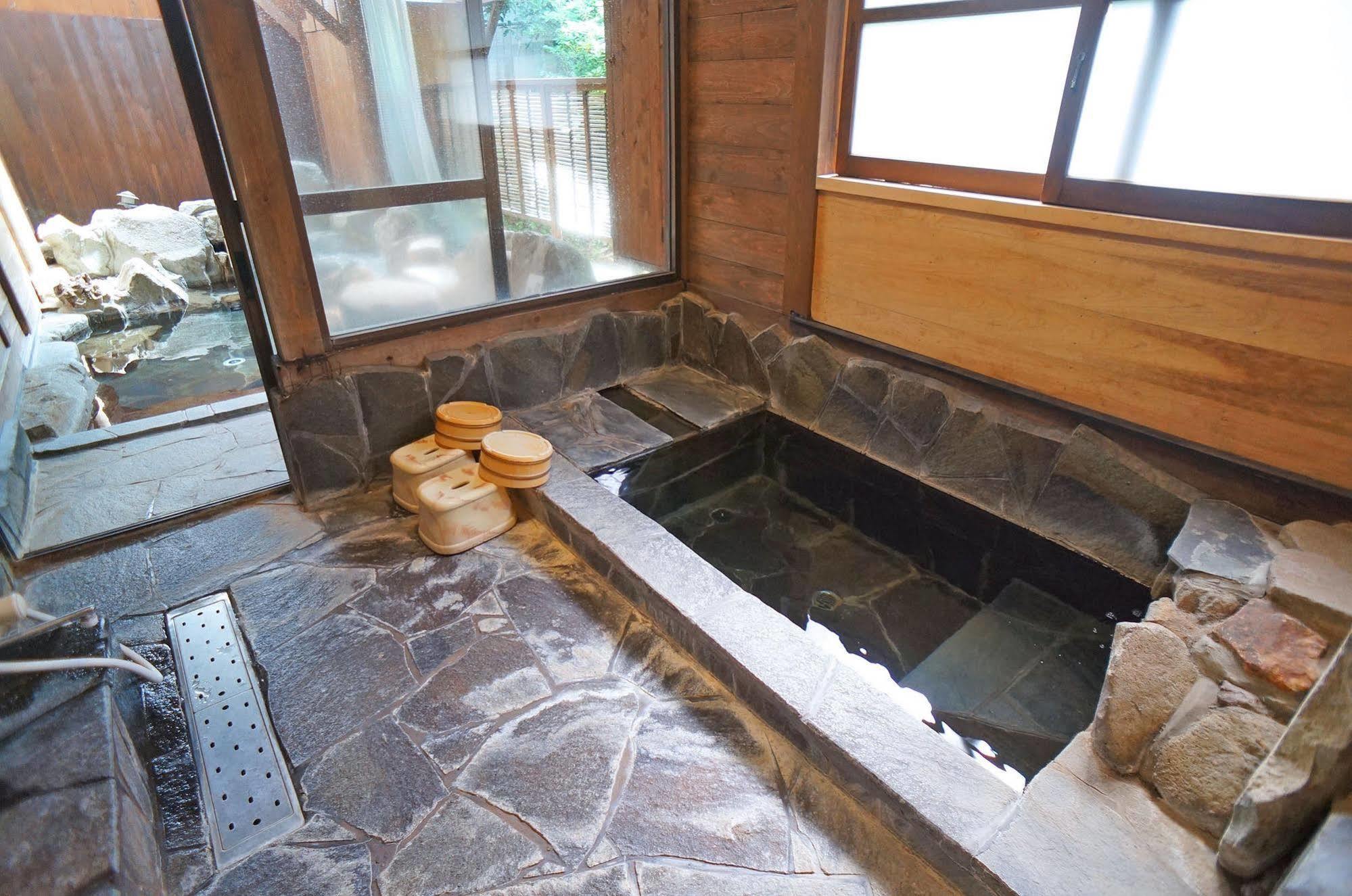 Ban-Ya Hot Spring Inn Yufu Exterior photo