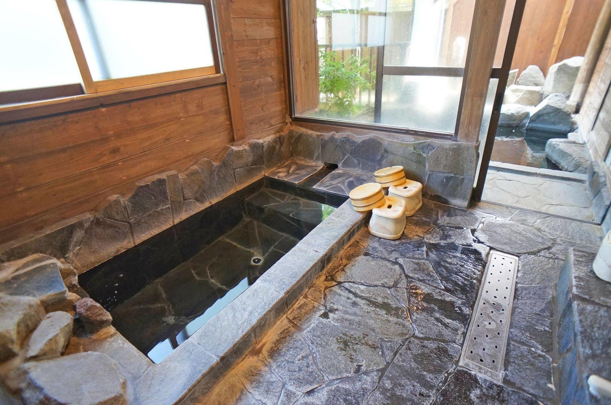 Ban-Ya Hot Spring Inn Yufu Exterior photo