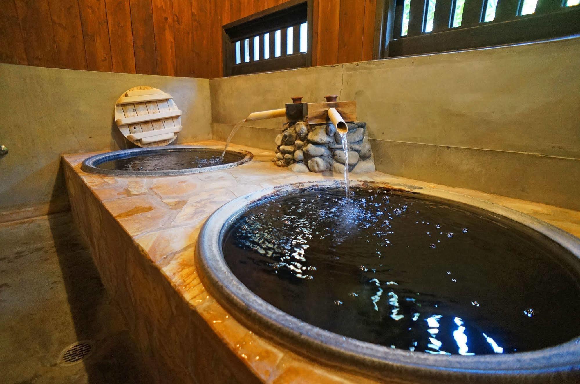 Ban-Ya Hot Spring Inn Yufu Exterior photo
