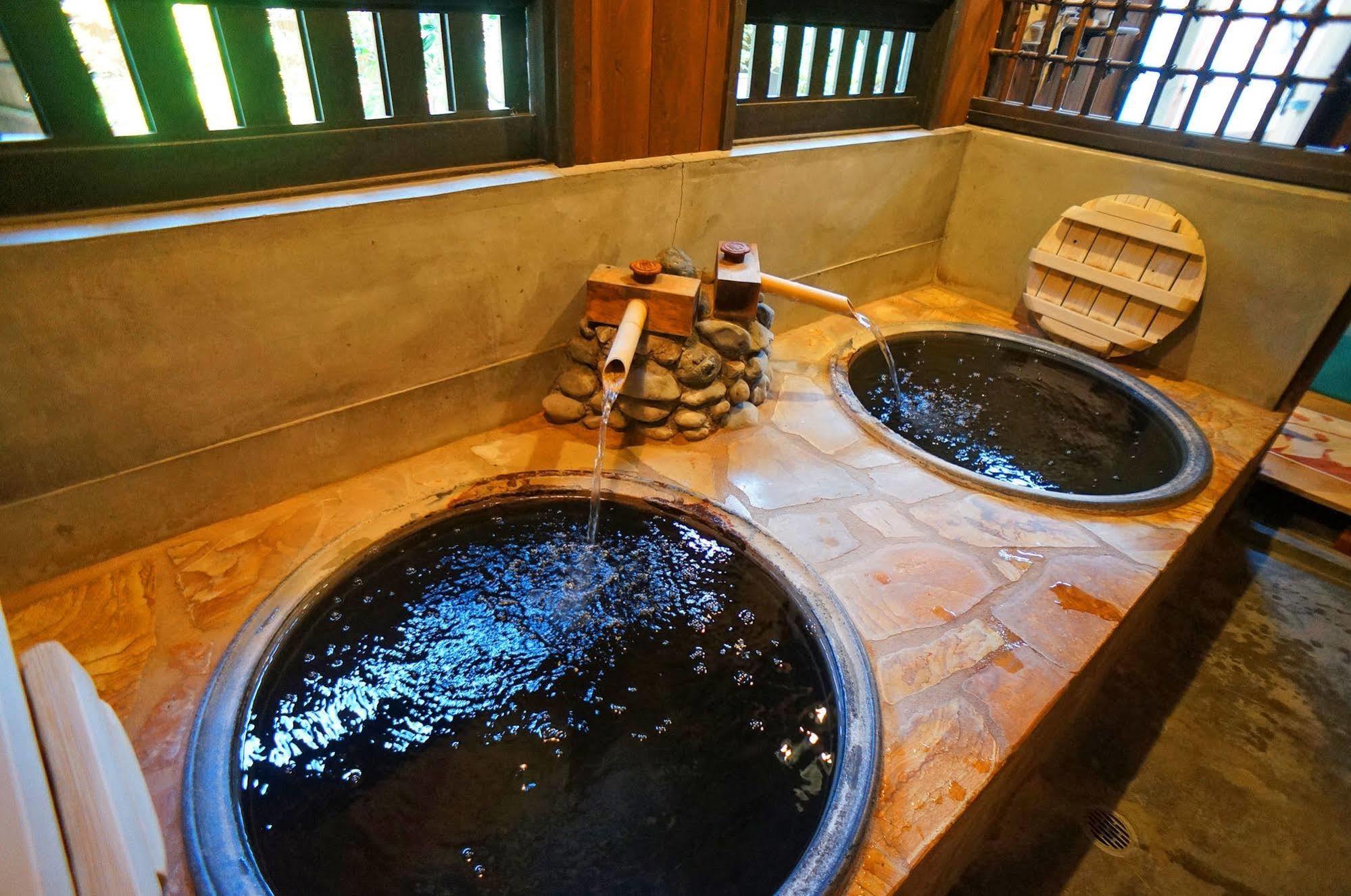 Ban-Ya Hot Spring Inn Yufu Exterior photo